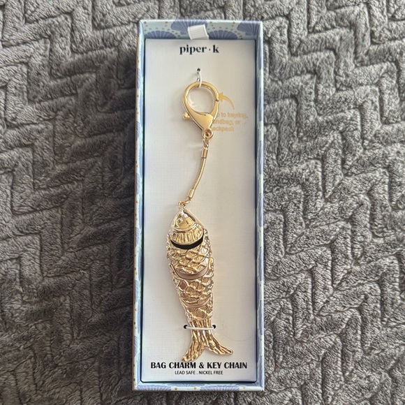 Piper Gold Fish Keychain Accessory - Picture 1 of 4